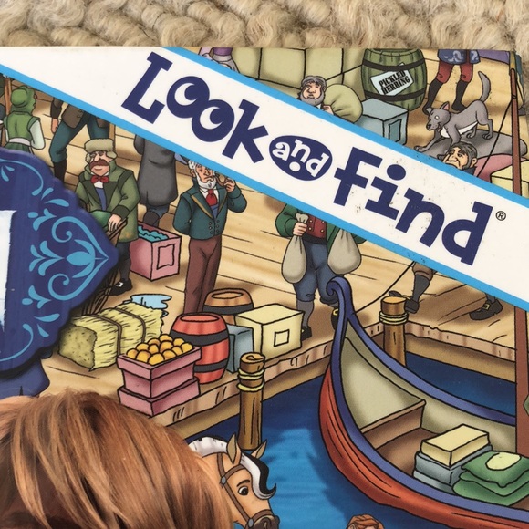 New Disney books 1-guide to Disney World 2-Frozen interactive books - Picture 6 of 13